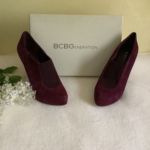 BCBG Suede Heels - Picture 2 of 9